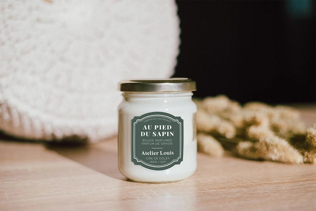 Bougie Au pieds du sapin